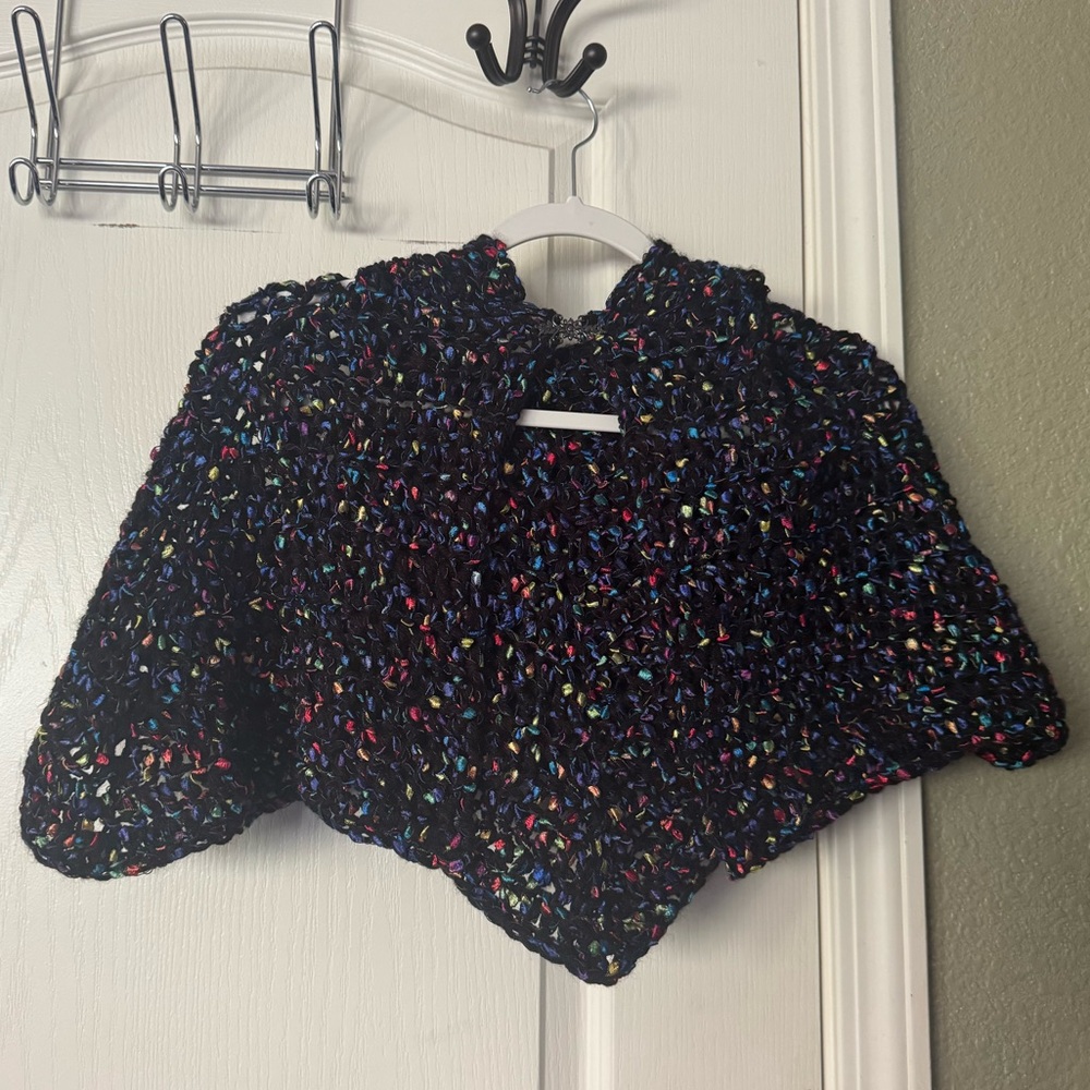 Hooded Capelet
Rainbow / Multicolored Black Vegan Yarn - Handmade OSFA NWOT